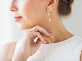 Why do Women Love to Wear Diamond Earrings-min